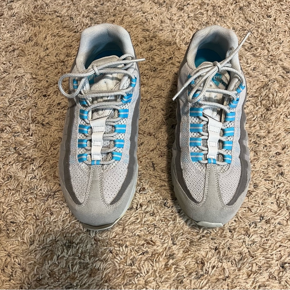 Nike AirMax 95 - Men’s 8.5; Women’s 9.5/10